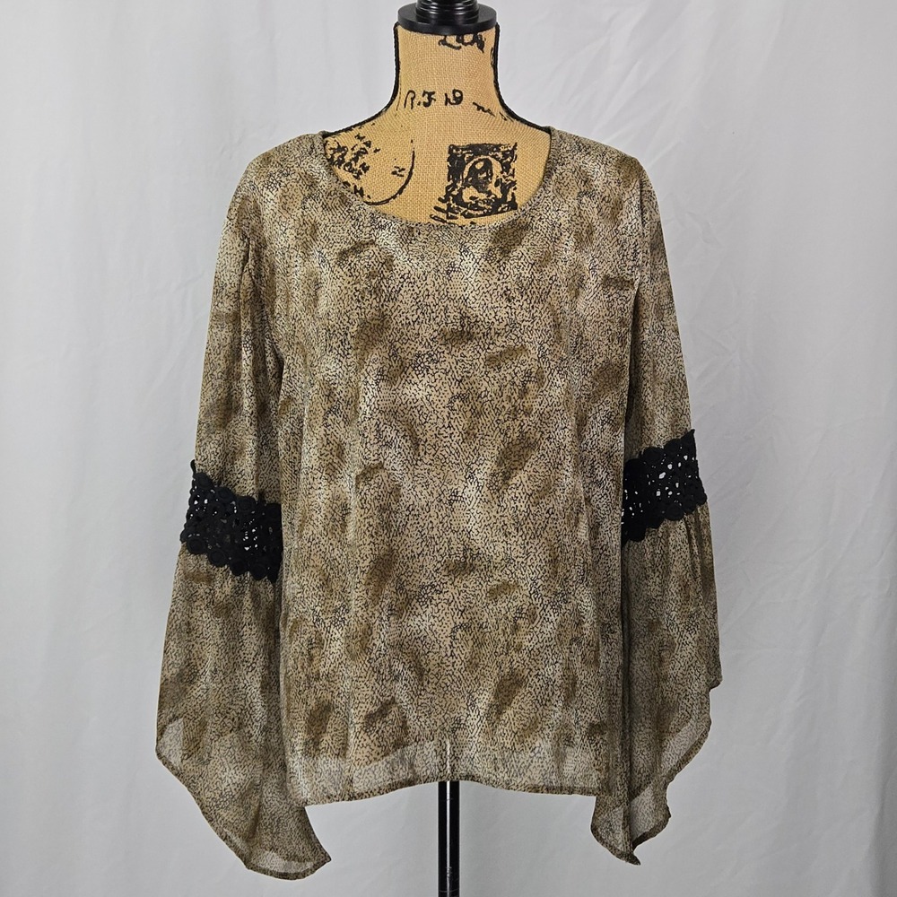 Cowgirl Legend 1X Boho Western Animal Print Chiffon Bell Sleeve Blouse